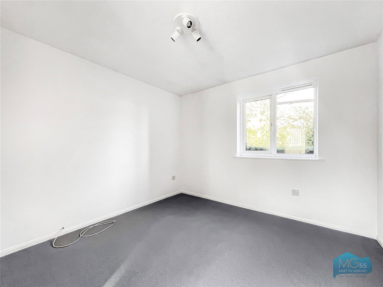 2 bedroom Ground Floor Flat to rent - Martyn Gerrard