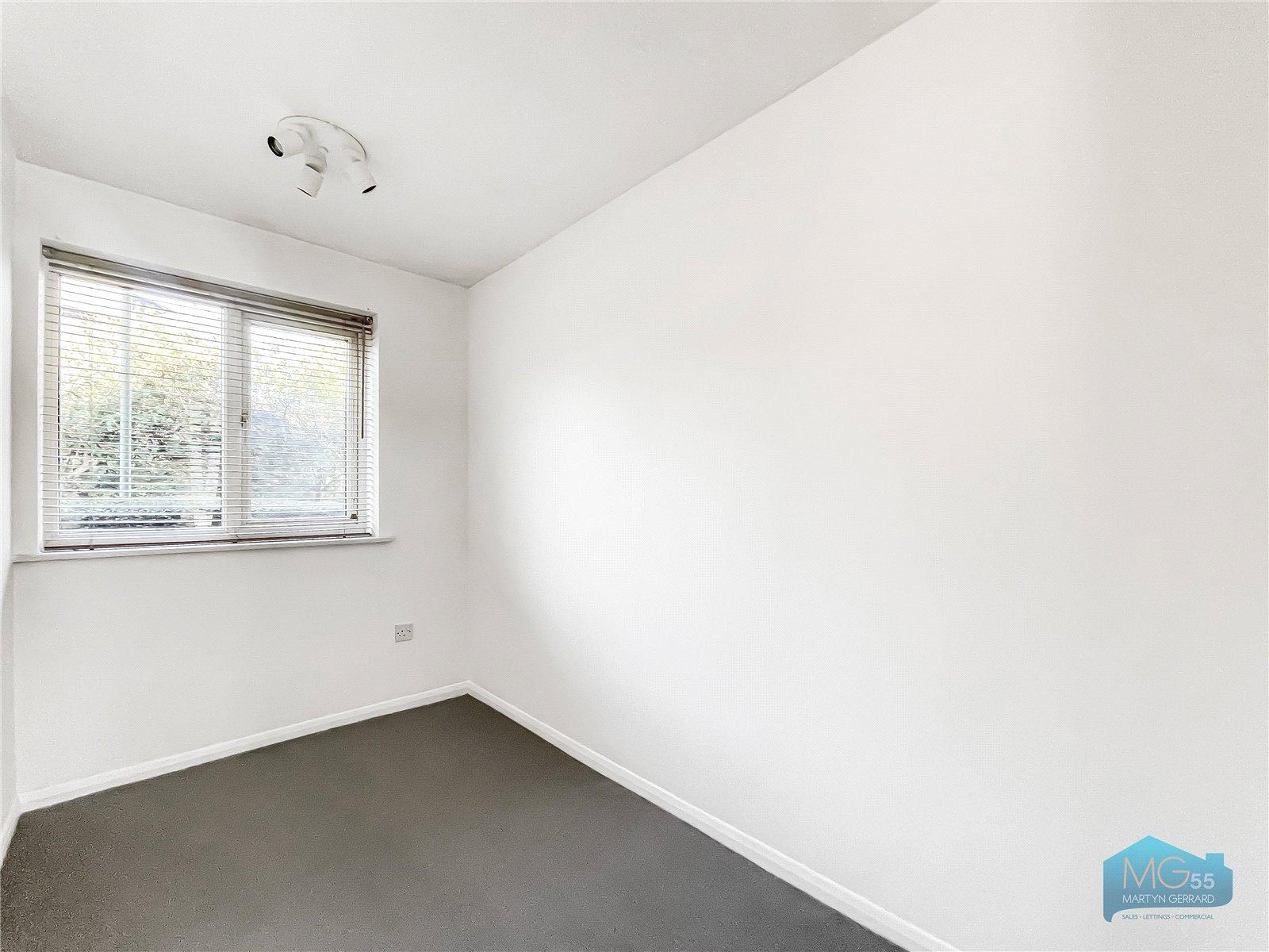2 bedroom Ground Floor Flat to rent - Martyn Gerrard