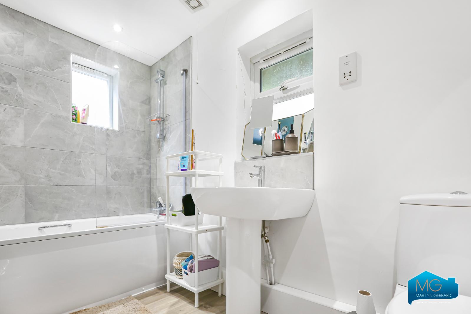 1 bedroom Ground Floor Flat to rent - Martyn Gerrard