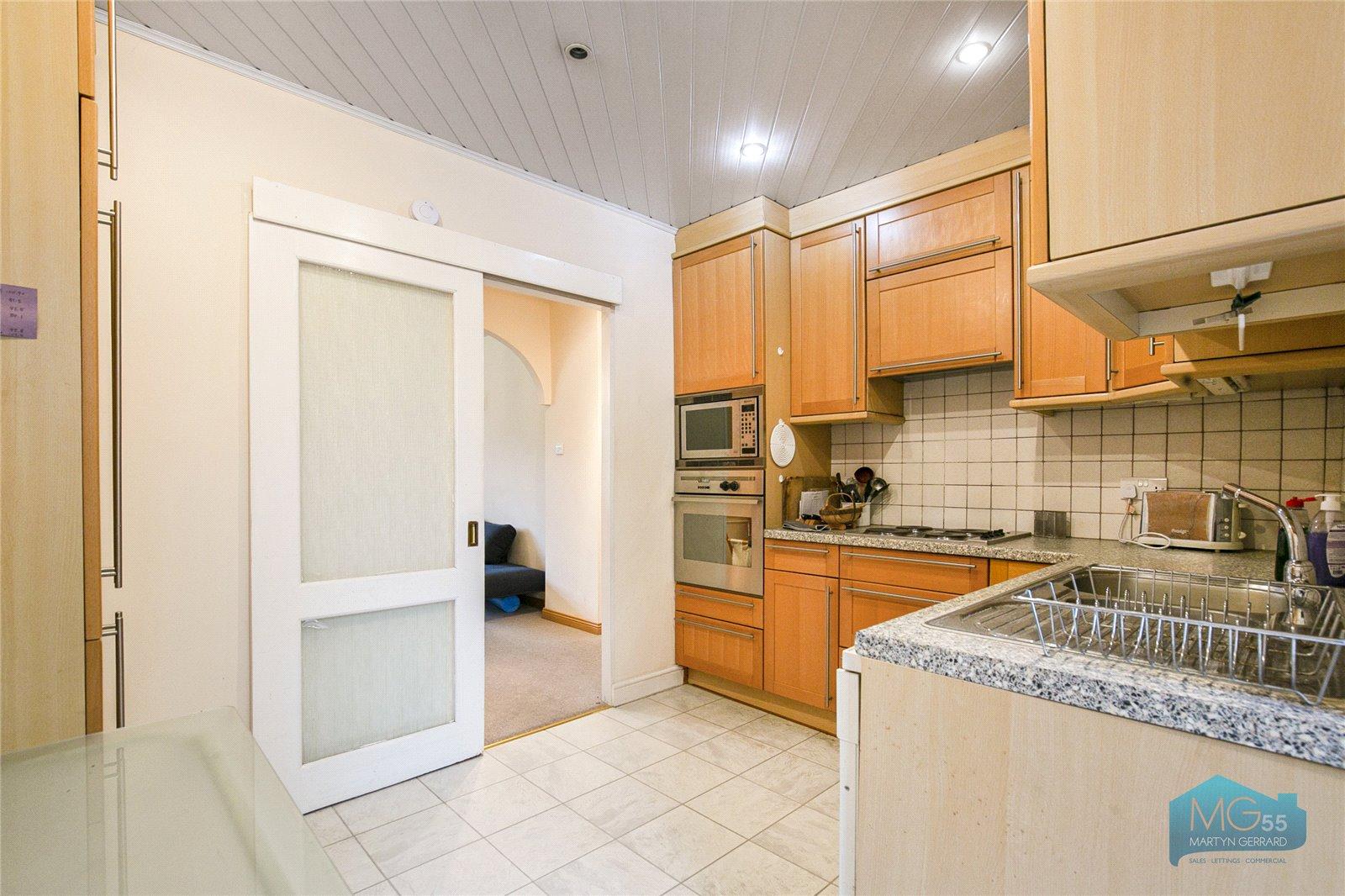 2 bedroom Apartment to rent - Martyn Gerrard