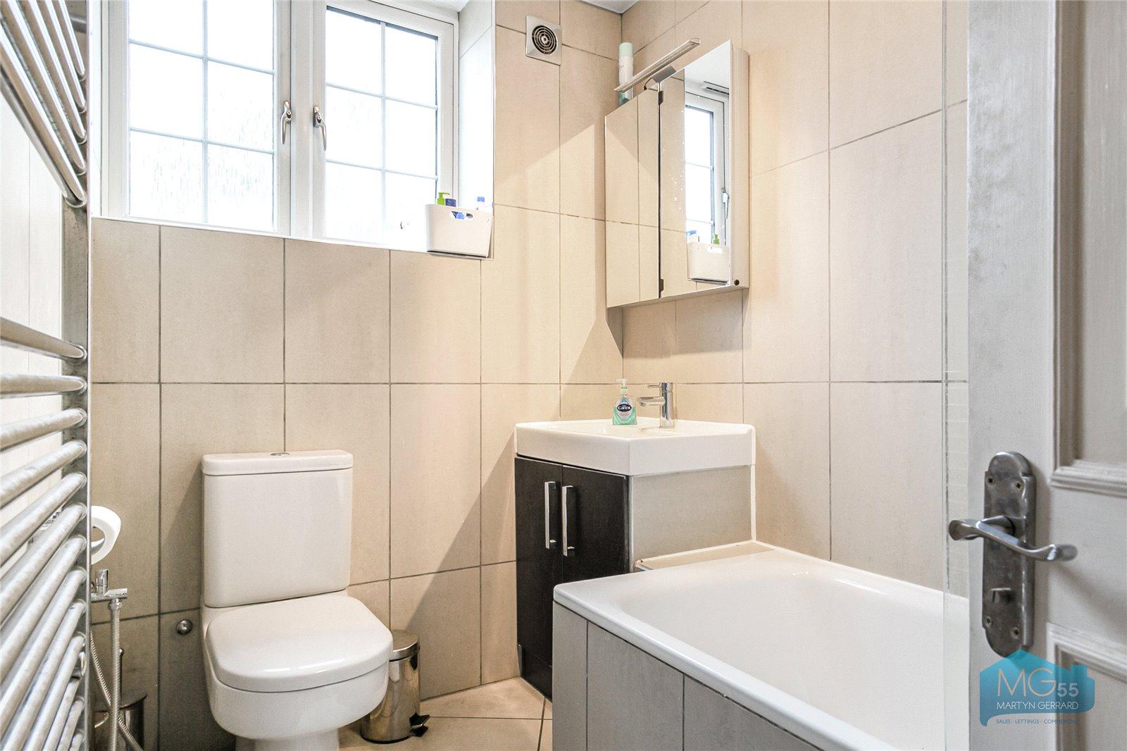 2 bedroom Apartment to rent - Martyn Gerrard