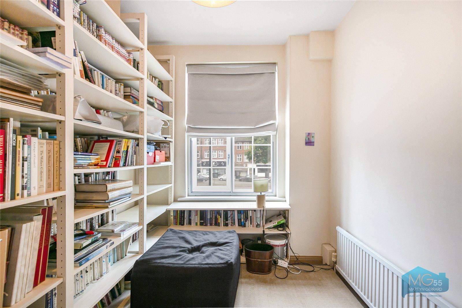 2 bedroom Apartment to rent - Martyn Gerrard