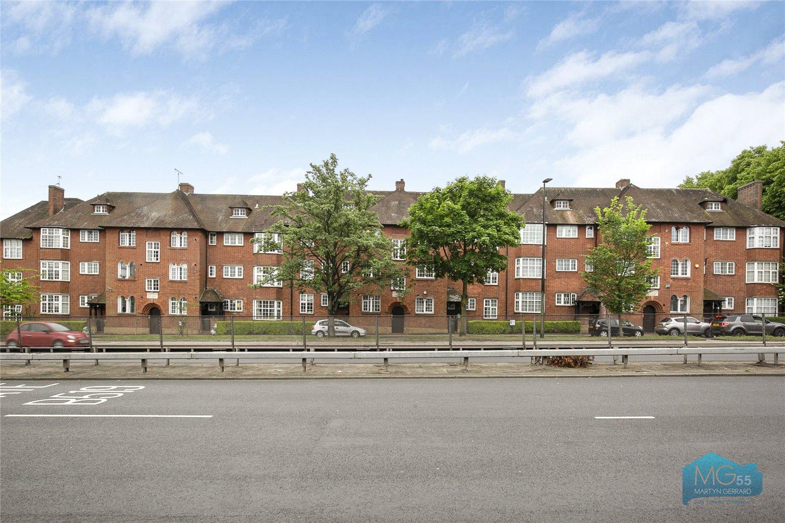 2 bedroom Apartment to rent - Martyn Gerrard