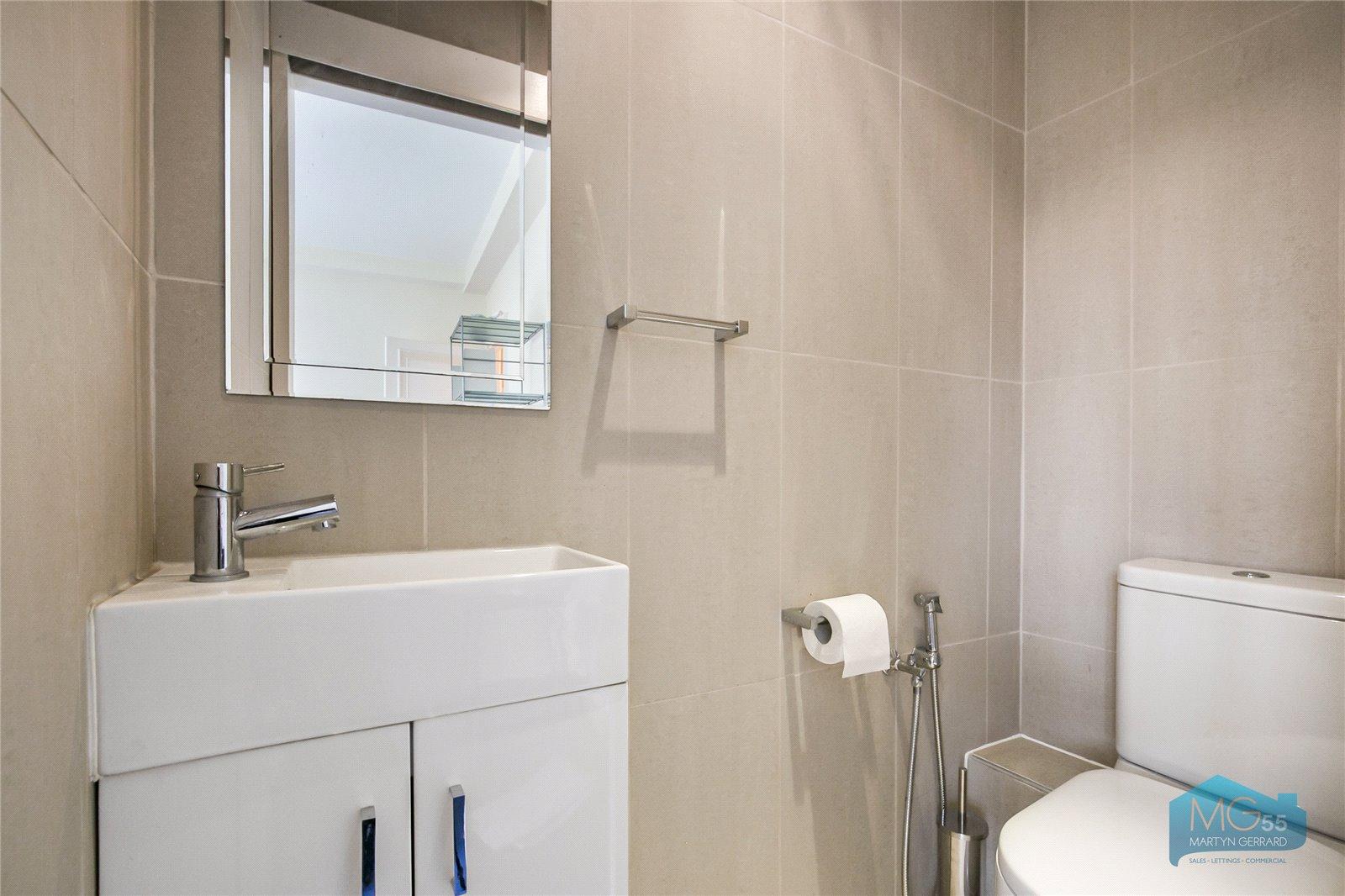 2 bedroom Apartment to rent - Martyn Gerrard