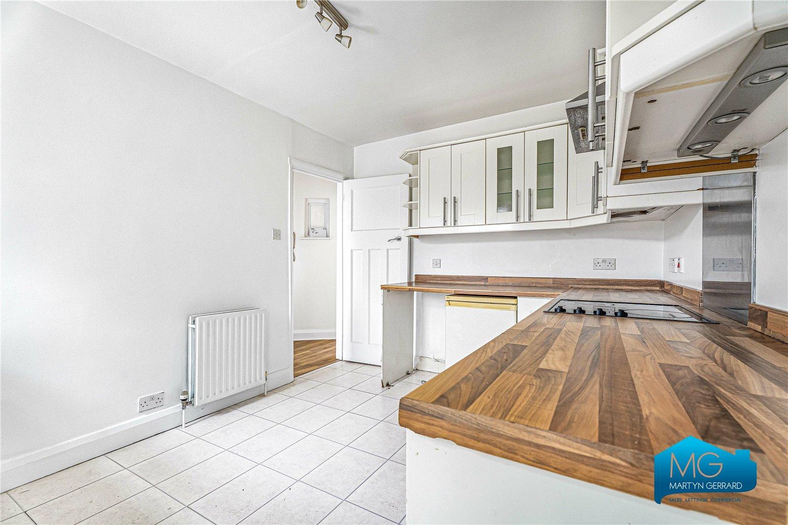 3 bedroom Ground Floor Flat to rent - Martyn Gerrard