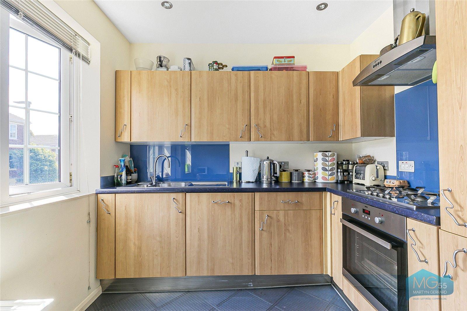 3 bedroom End of Terrace House to rent - Martyn Gerrard