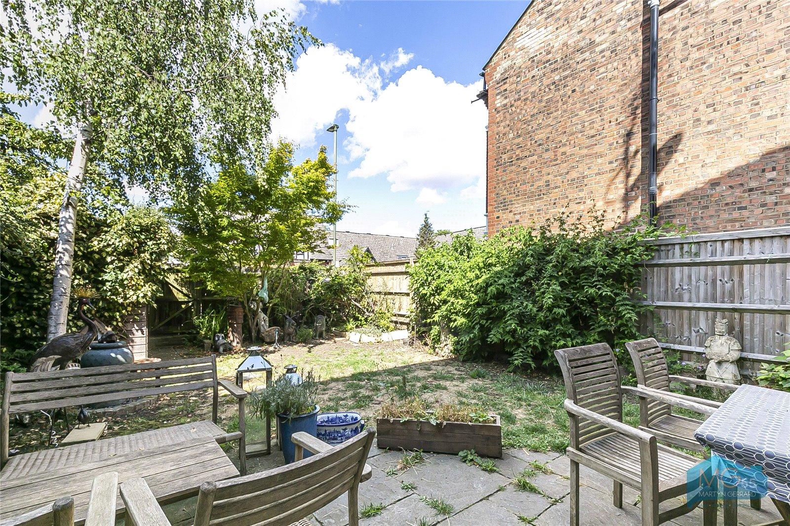 3 bedroom End of Terrace House to rent - Martyn Gerrard
