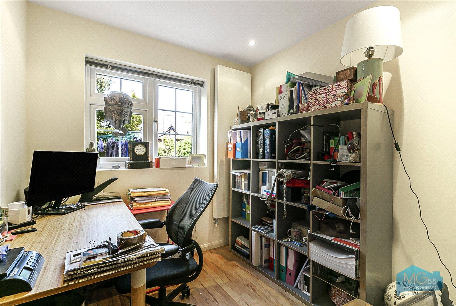 3 bedroom End of Terrace House to rent - Martyn Gerrard