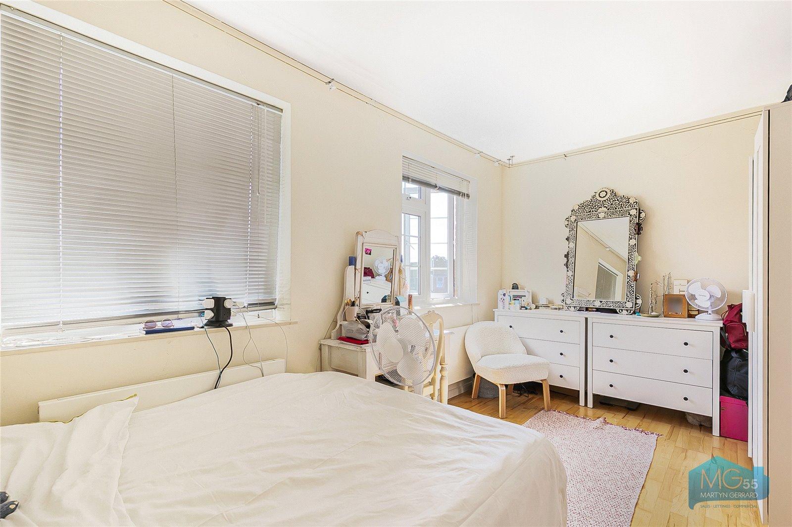 3 bedroom End of Terrace House to rent - Martyn Gerrard