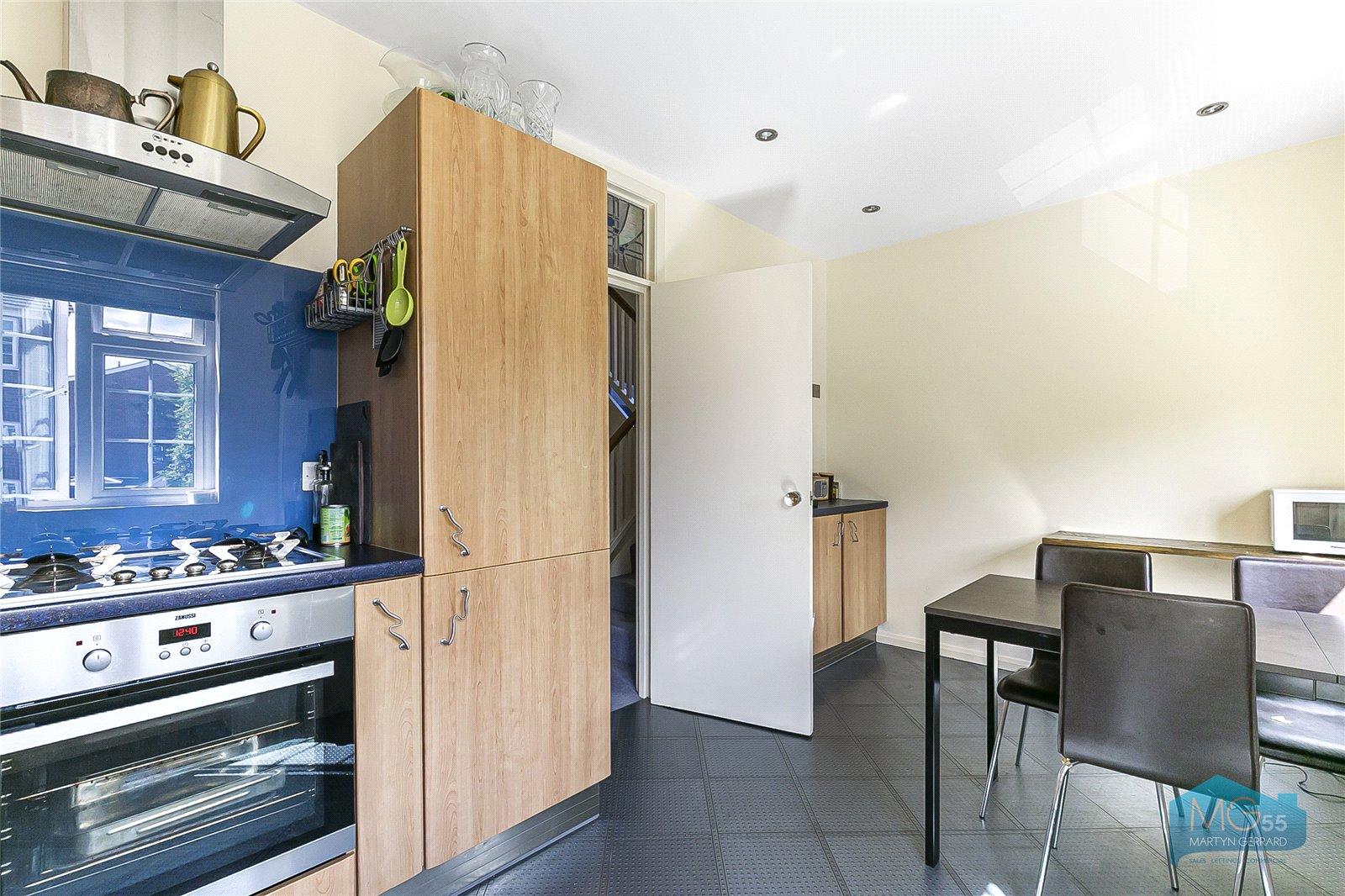 3 bedroom End of Terrace House to rent - Martyn Gerrard