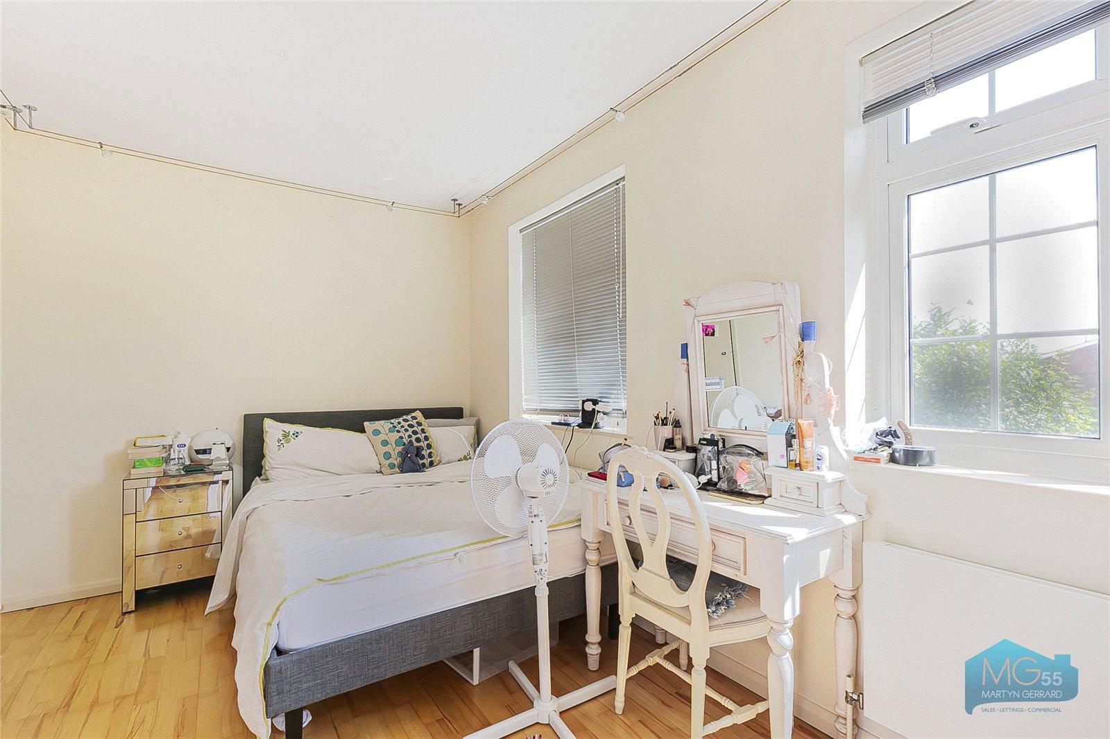 3 bedroom End of Terrace House to rent - Martyn Gerrard