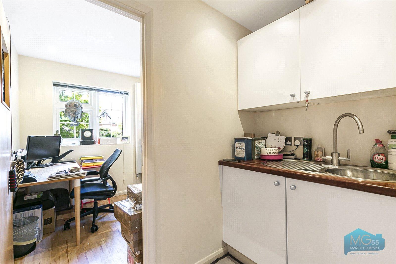 3 bedroom End of Terrace House to rent - Martyn Gerrard