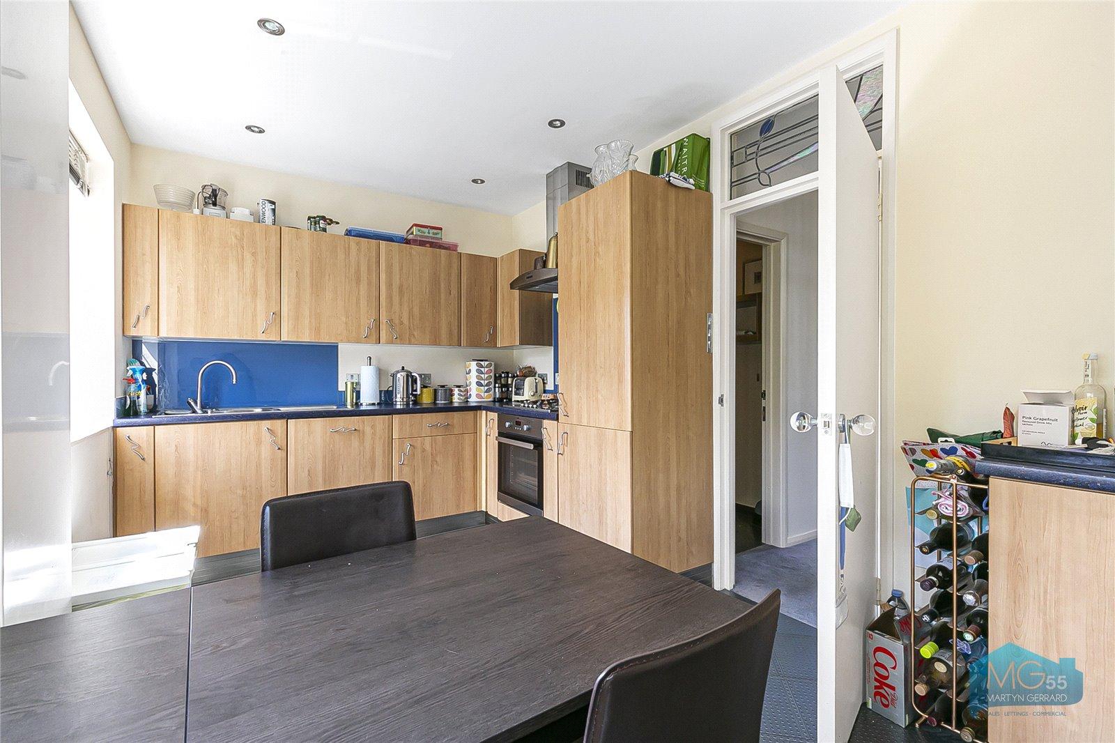3 bedroom End of Terrace House to rent - Martyn Gerrard