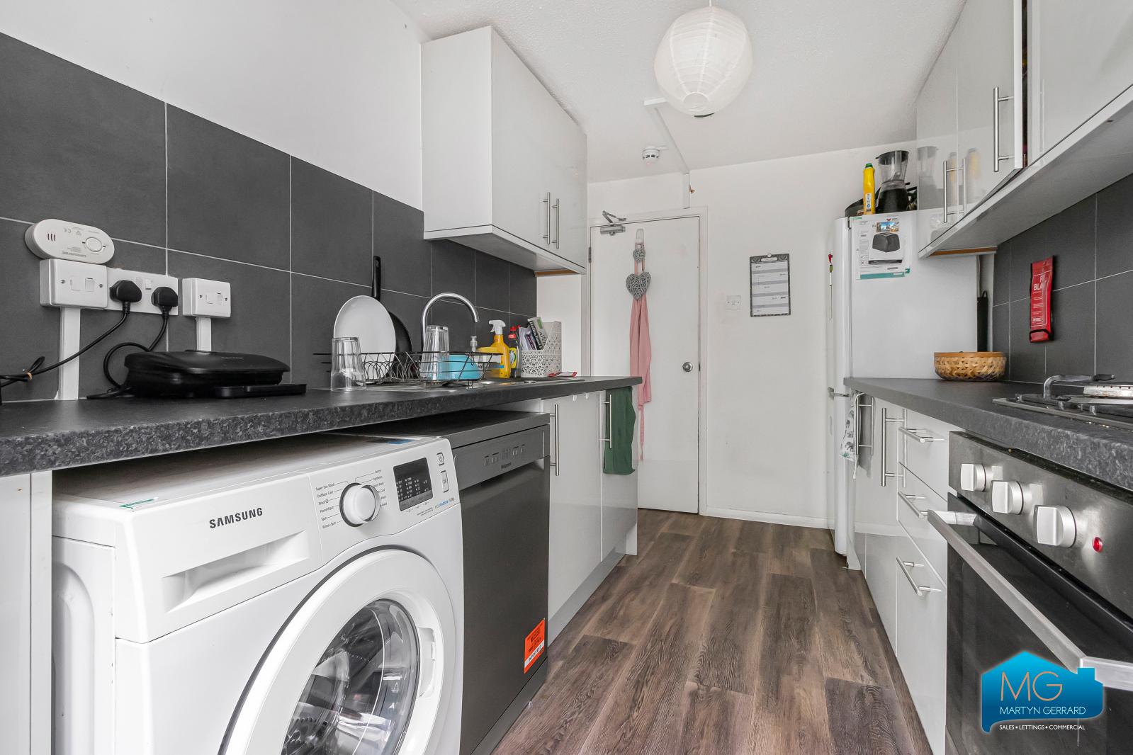 4 bedroom Terraced House to rent - Martyn Gerrard