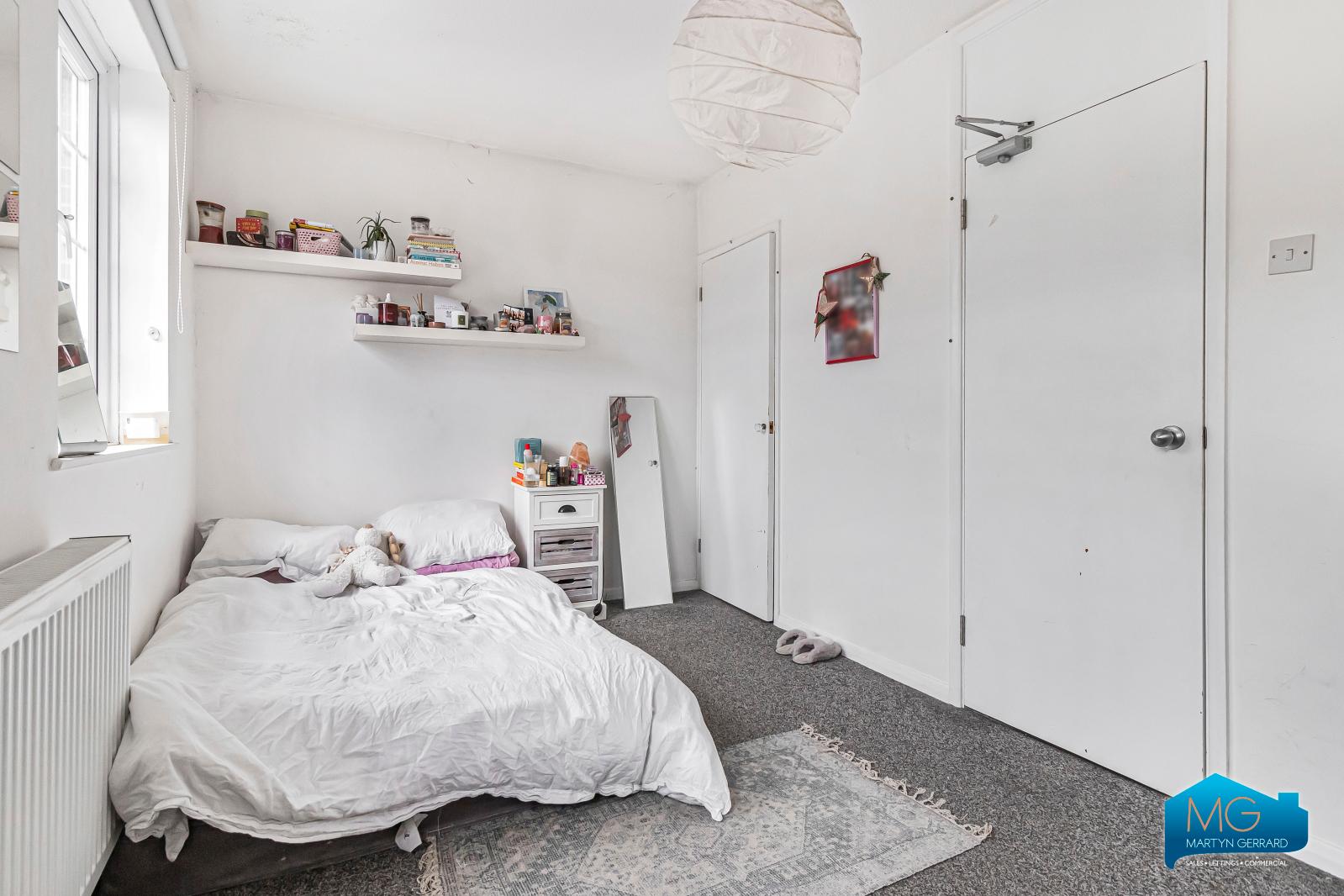 4 bedroom Terraced House to rent - Martyn Gerrard