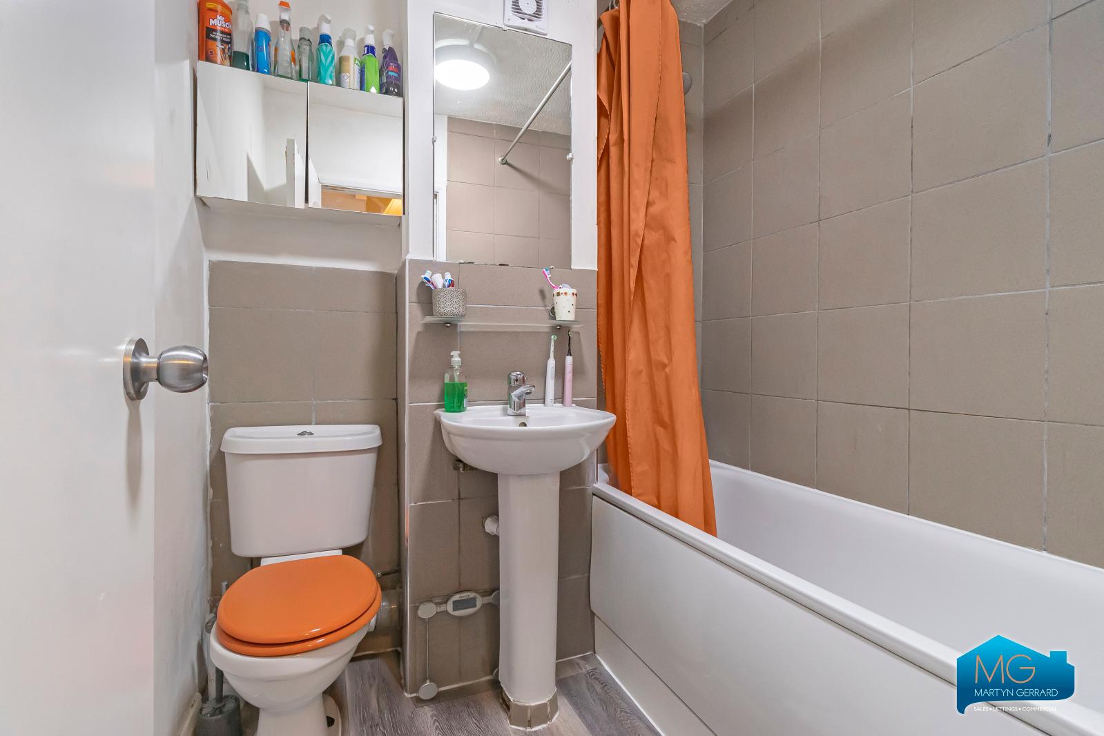 4 bedroom Terraced House to rent - Martyn Gerrard