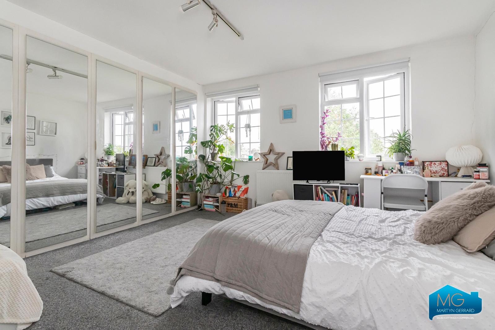 4 bedroom Terraced House to rent - Martyn Gerrard