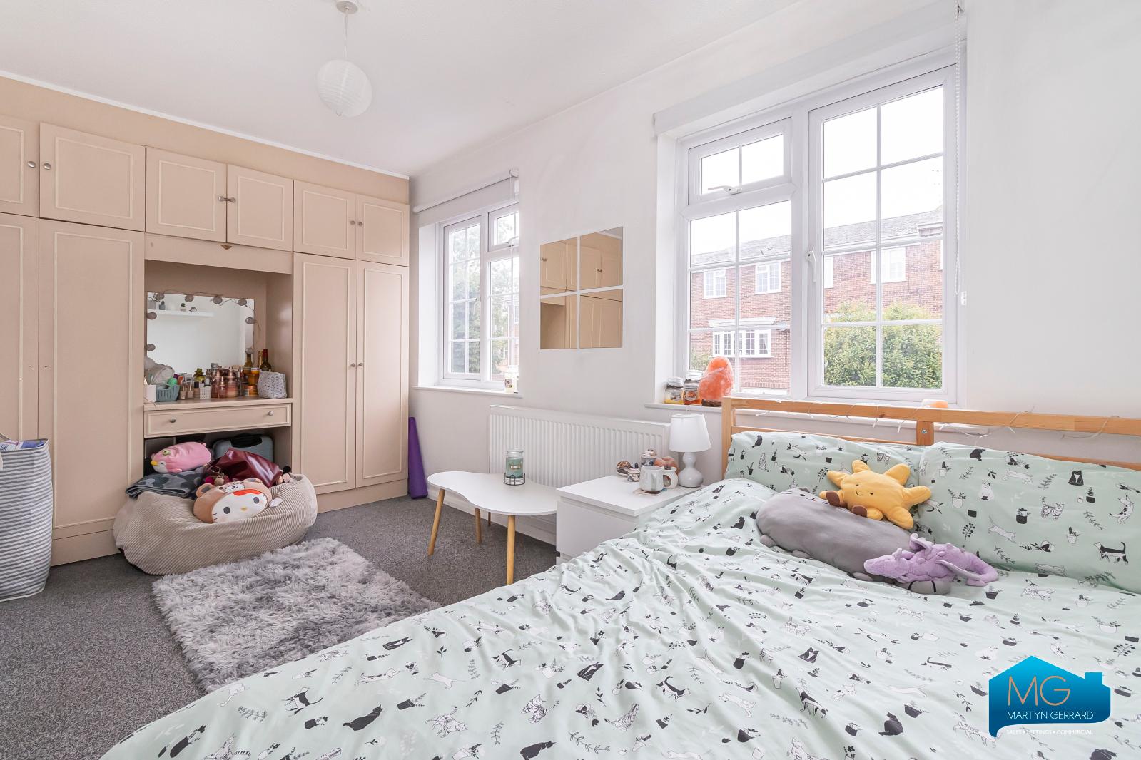 4 bedroom Terraced House to rent - Martyn Gerrard