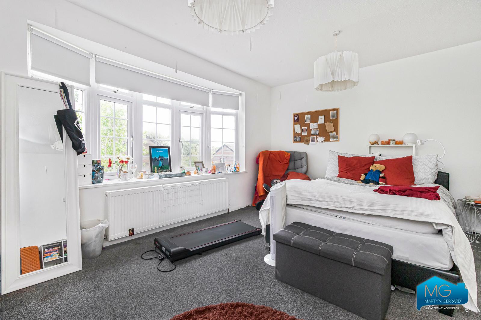 4 bedroom Terraced House to rent - Martyn Gerrard