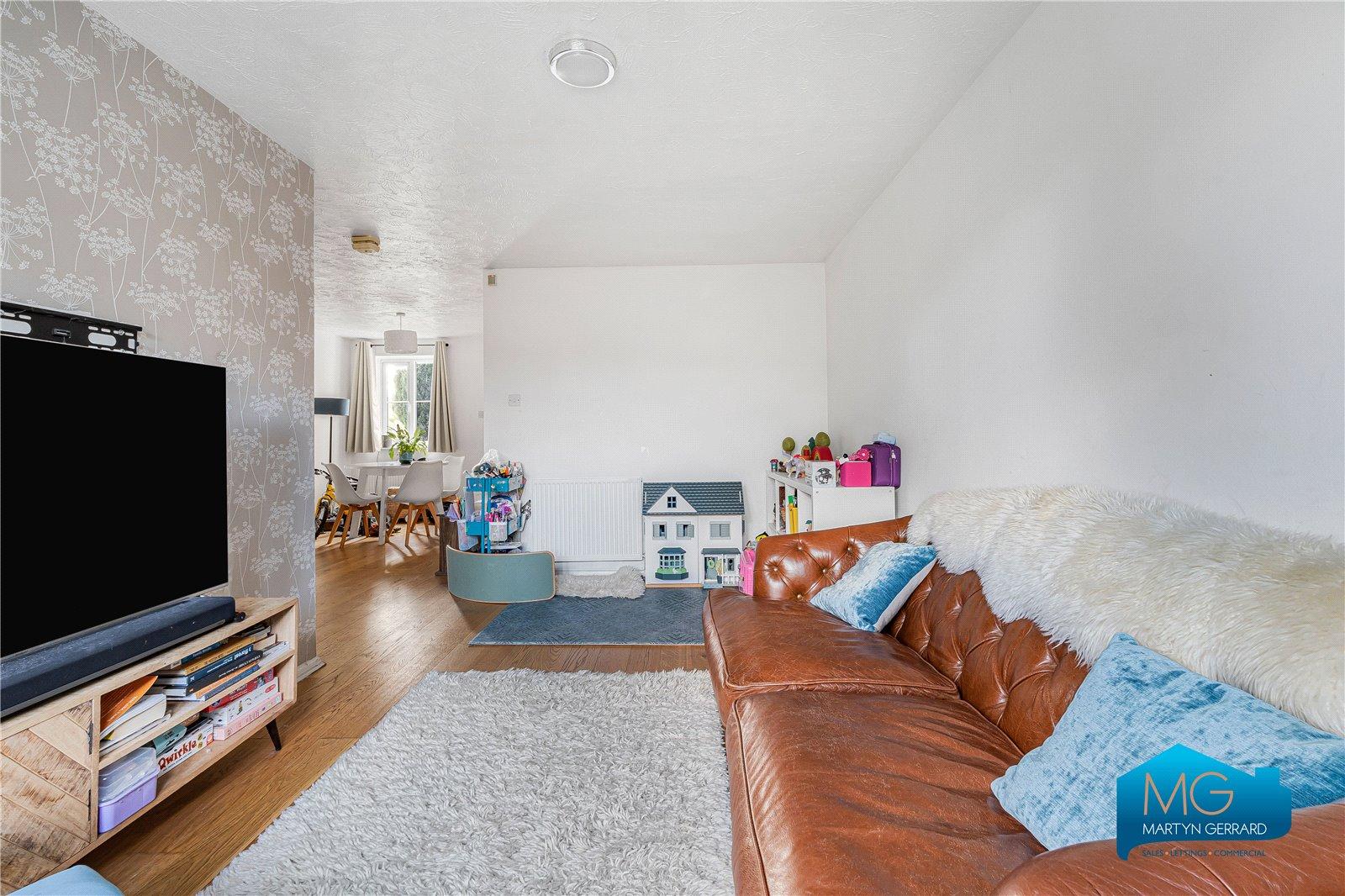 3 bedroom Semi-Detached House to rent - Martyn Gerrard