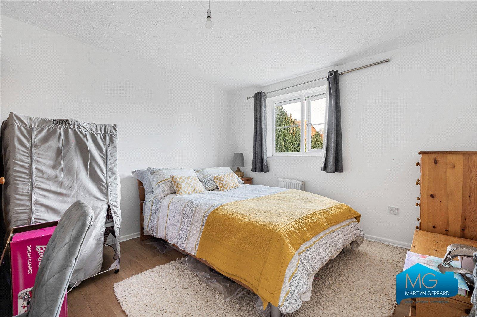 3 bedroom Semi-Detached House to rent - Martyn Gerrard