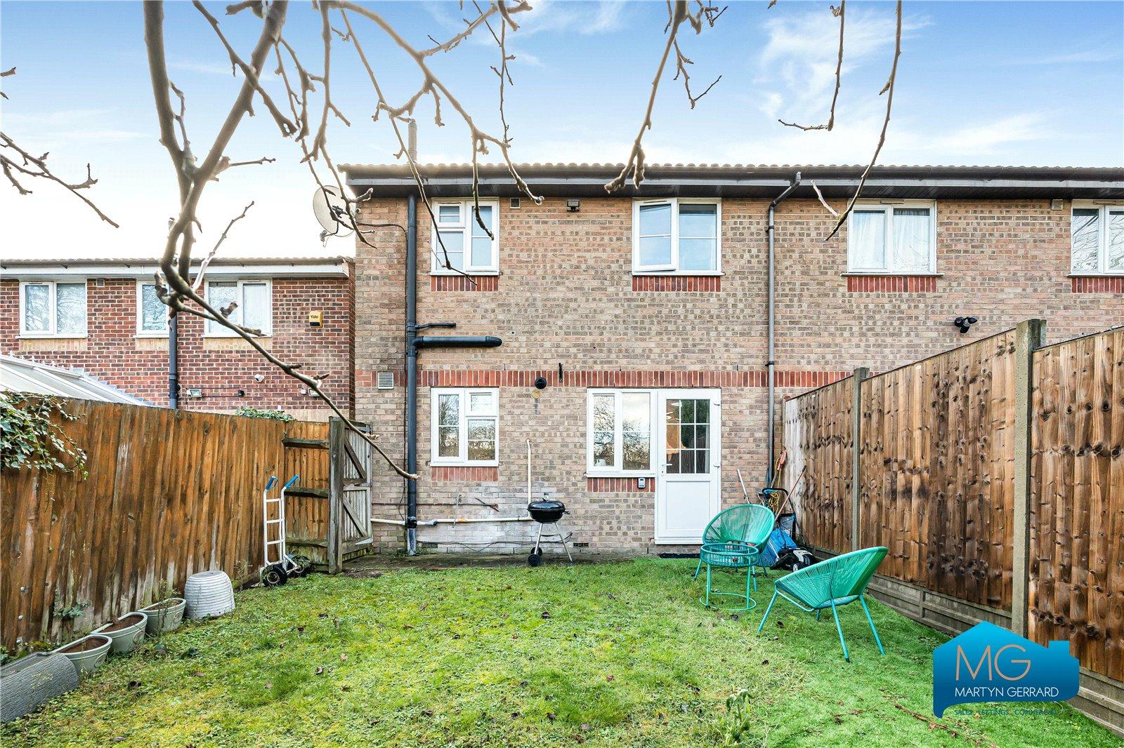 3 bedroom Semi-Detached House to rent - Martyn Gerrard