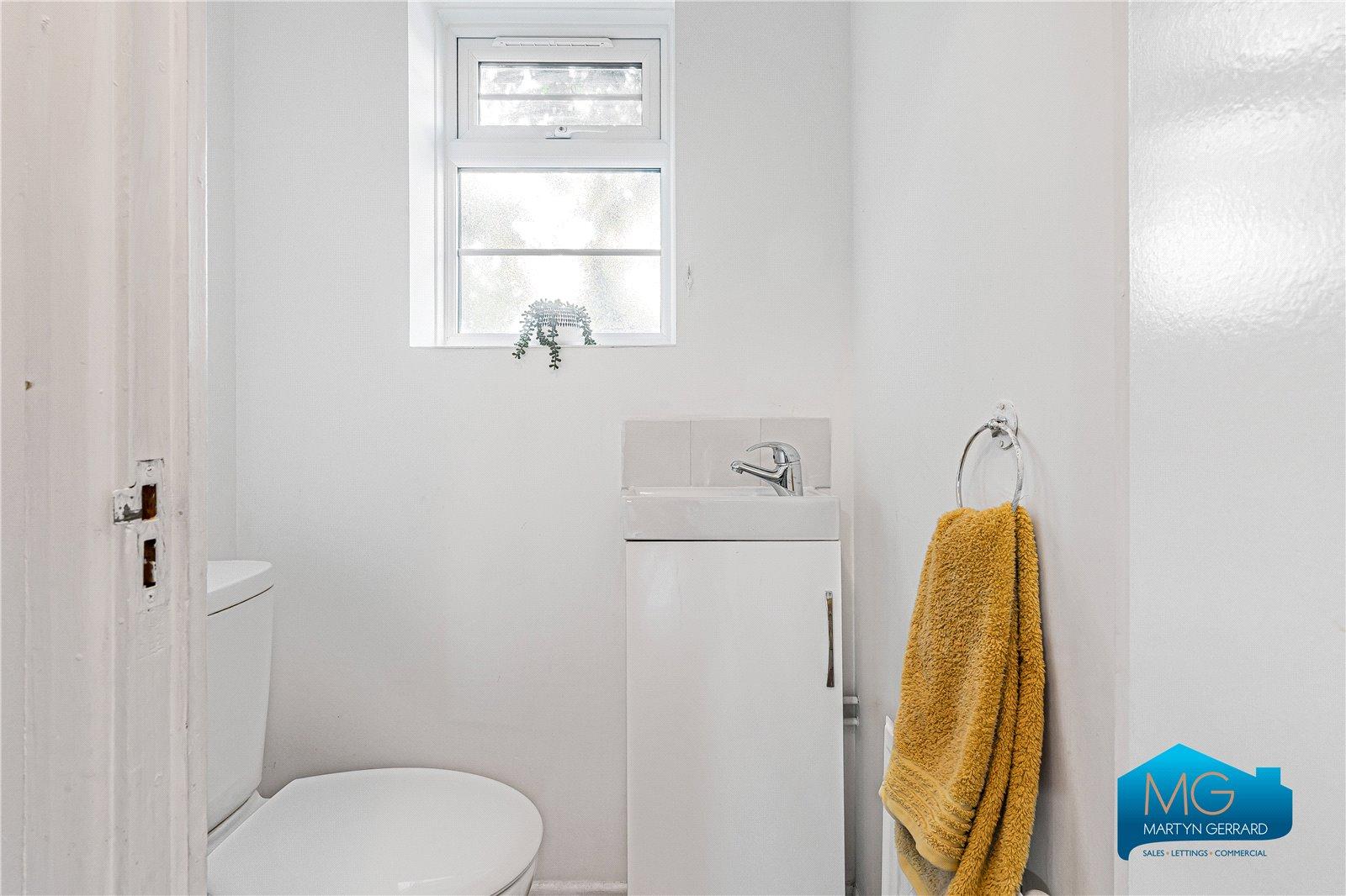 3 bedroom Semi-Detached House to rent - Martyn Gerrard