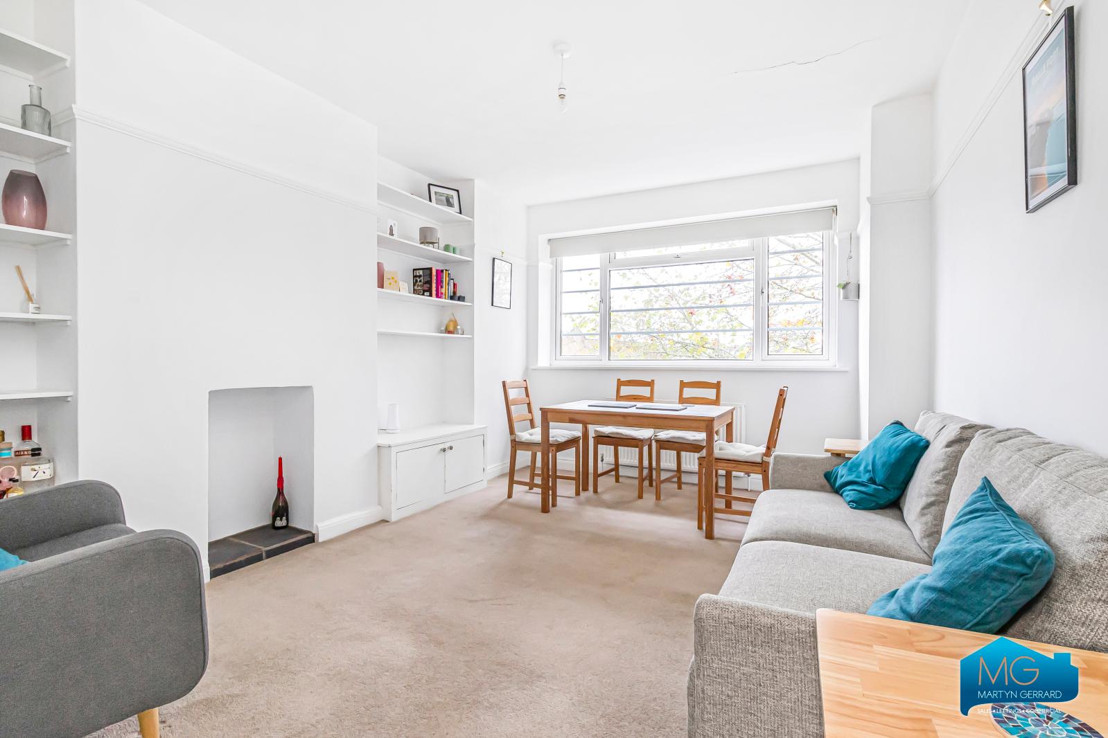 2 bedroom Apartment to rent - Martyn Gerrard