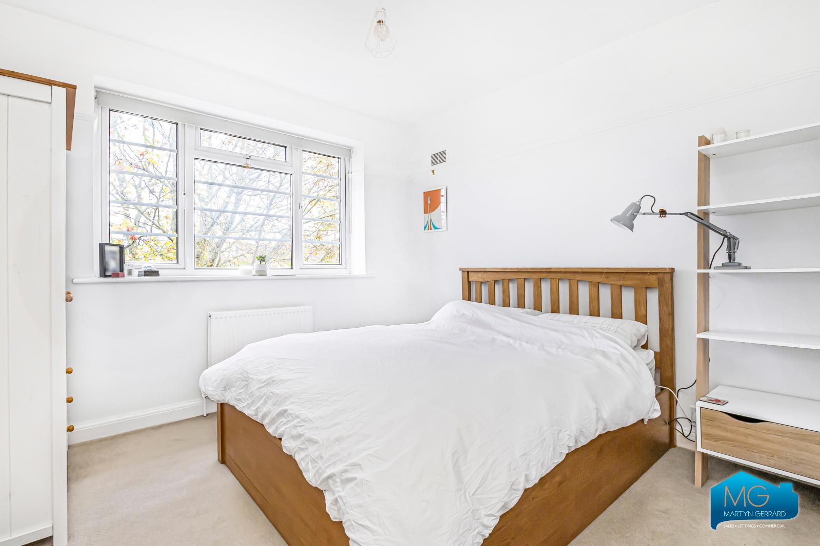 2 bedroom Apartment to rent - Martyn Gerrard
