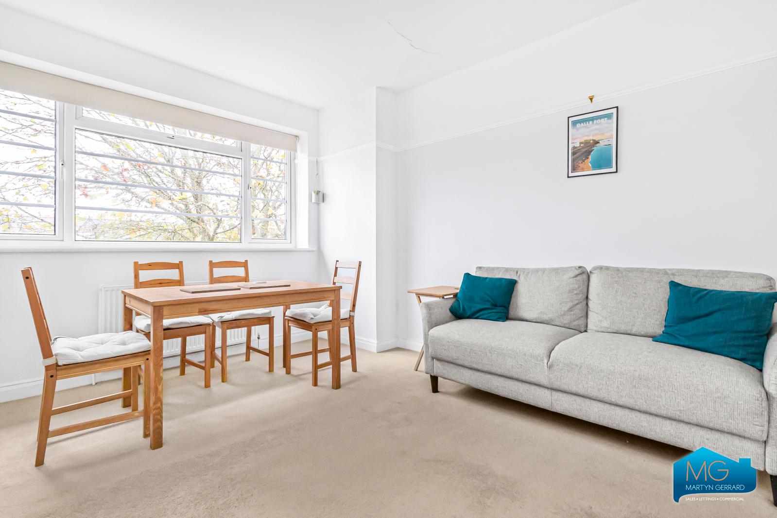 2 bedroom Apartment to rent - Martyn Gerrard