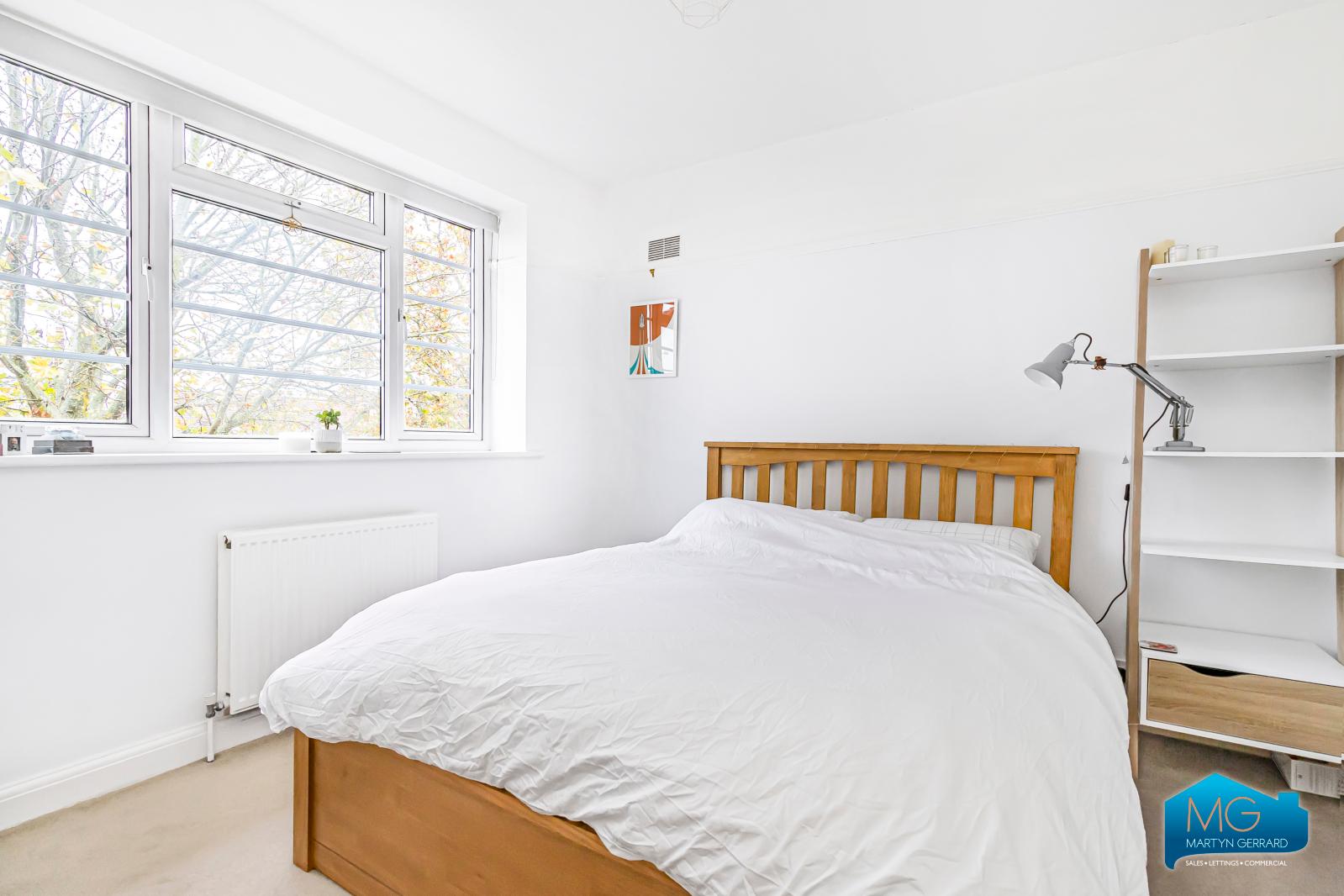 2 bedroom Apartment to rent - Martyn Gerrard