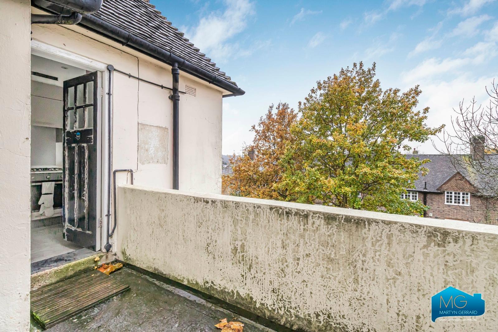 2 bedroom Apartment to rent - Martyn Gerrard