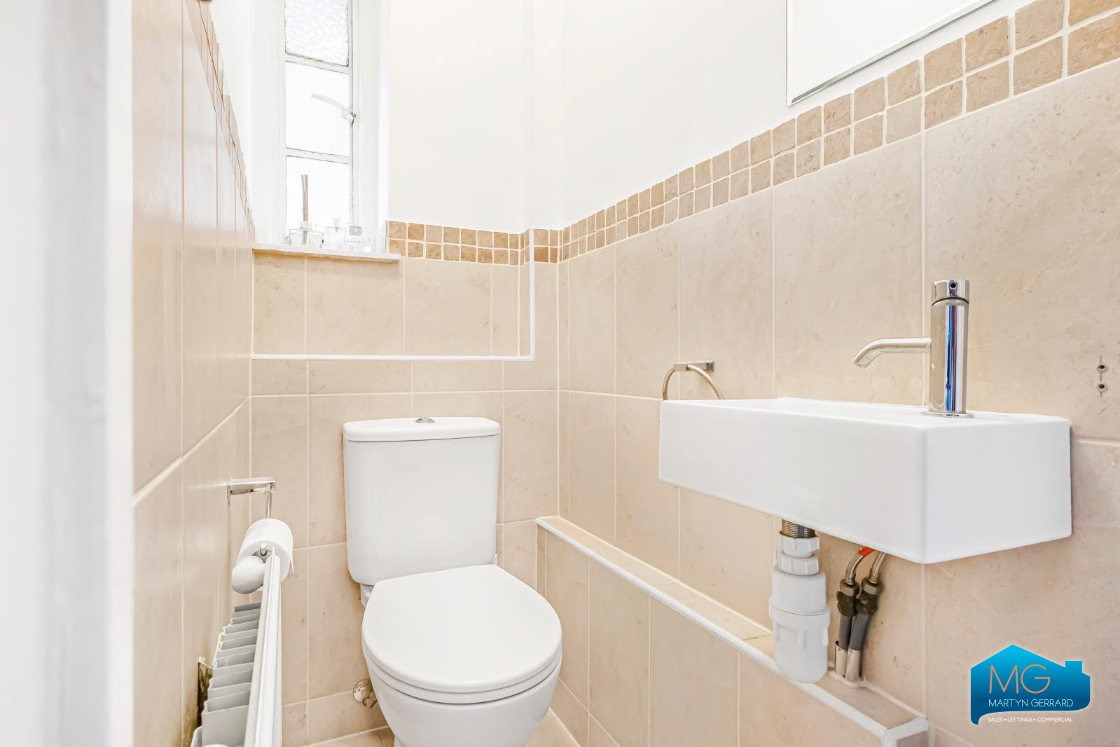 2 bedroom Apartment to rent - Martyn Gerrard