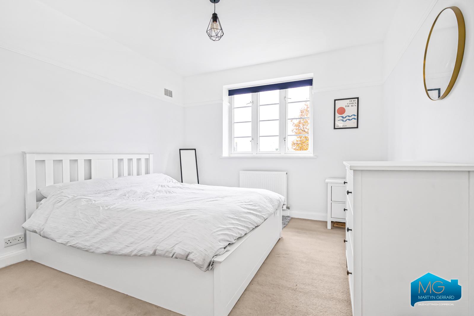 2 bedroom Apartment to rent - Martyn Gerrard