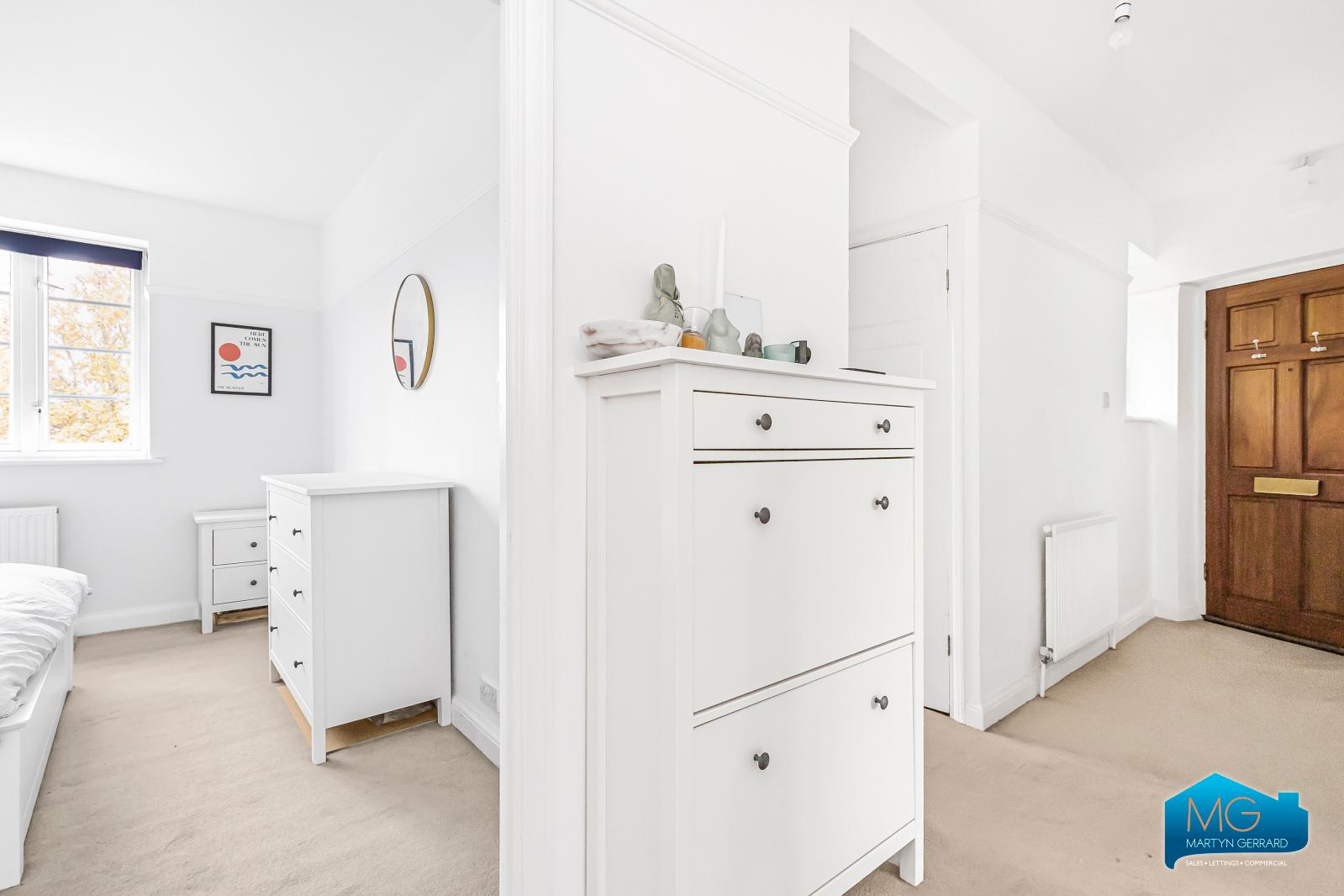 2 bedroom Apartment to rent - Martyn Gerrard