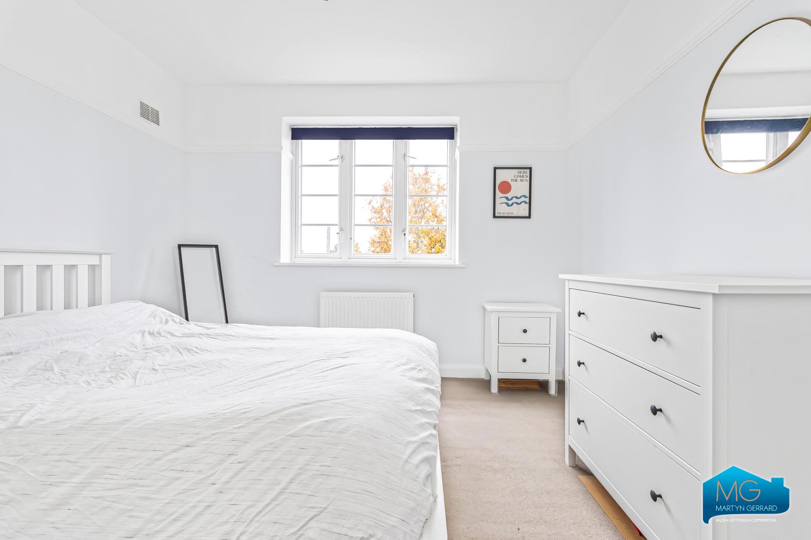 2 bedroom Apartment to rent - Martyn Gerrard