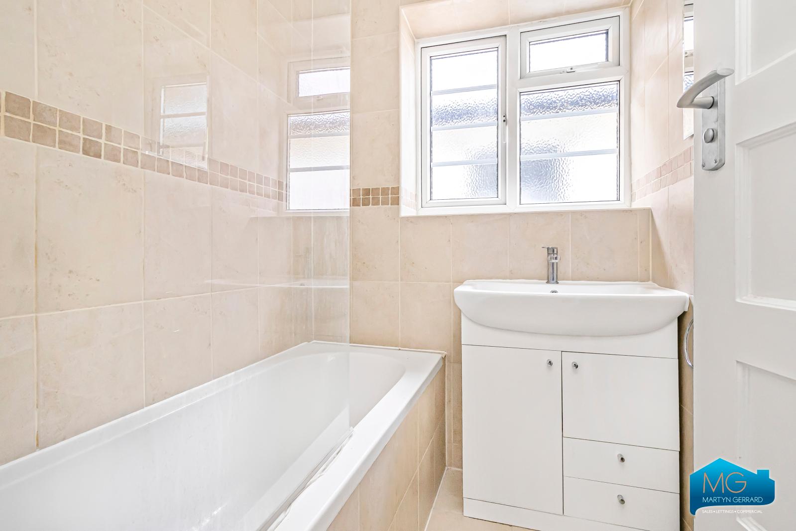 2 bedroom Apartment to rent - Martyn Gerrard
