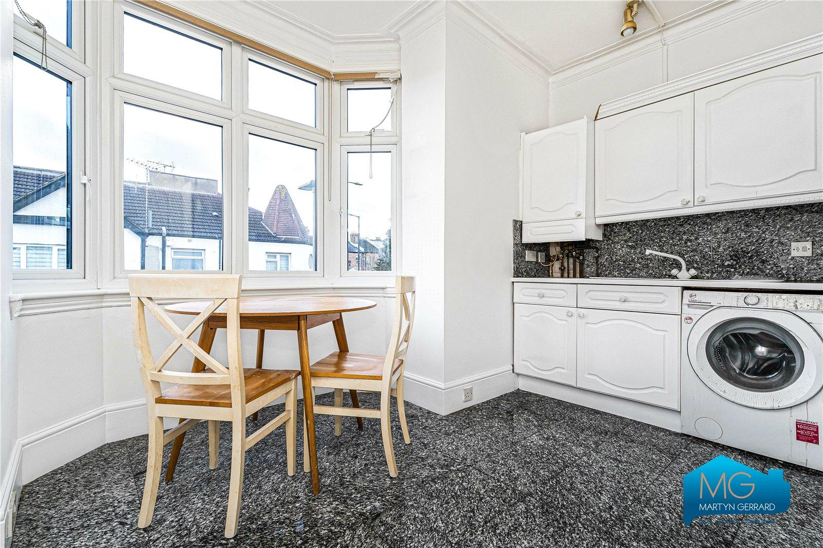 1 bedroom Apartment to rent - Martyn Gerrard