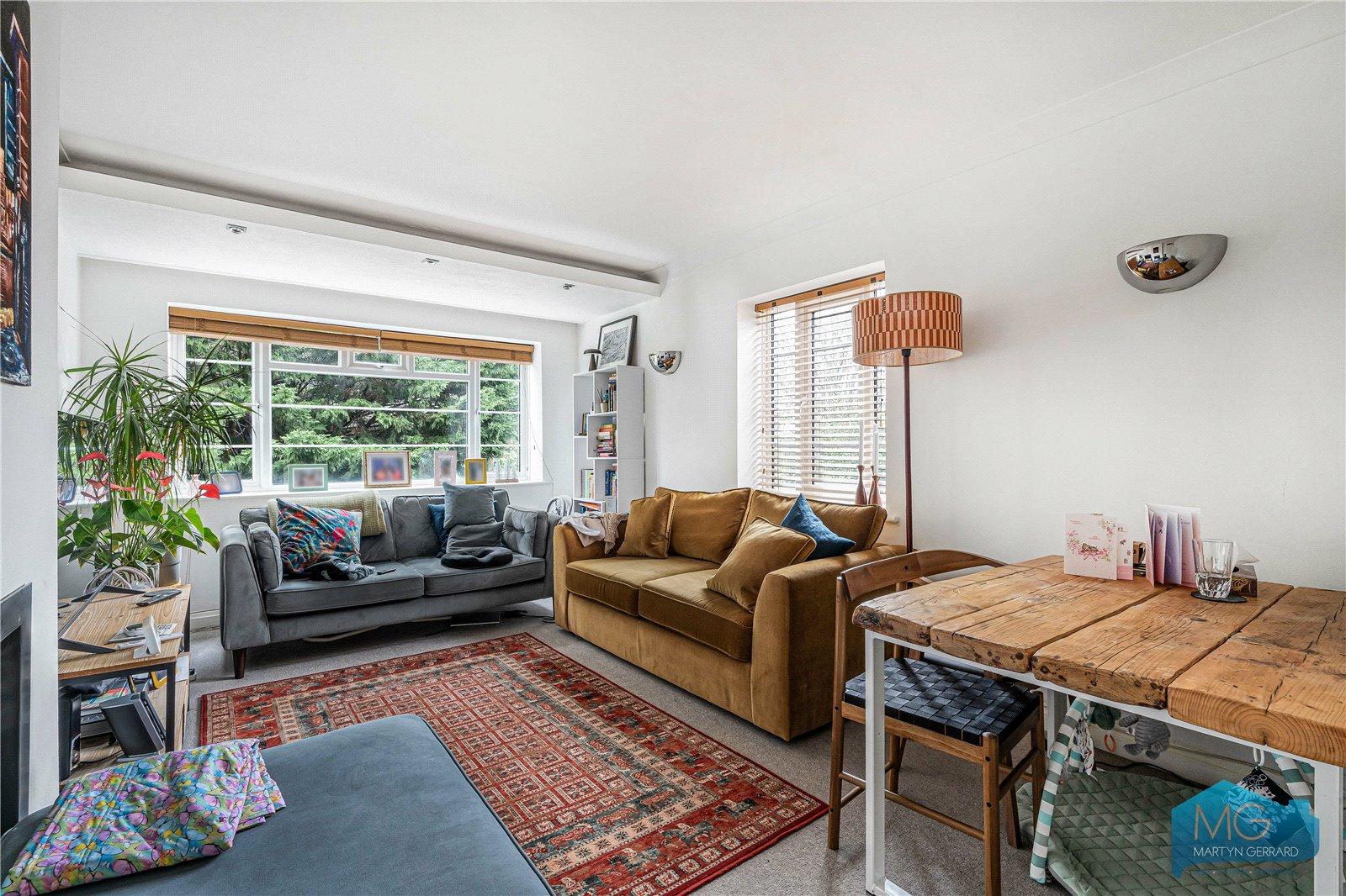 2 bedroom Apartment for sale - Martyn Gerrard