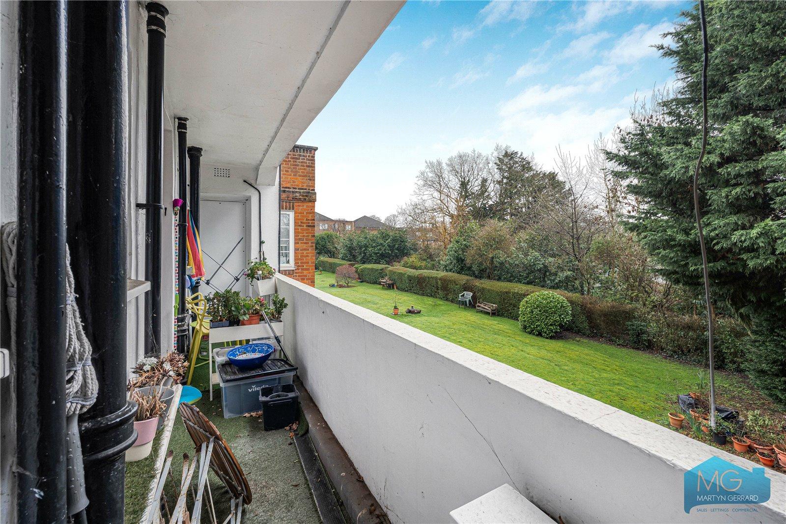 2 bedroom Apartment for sale - Martyn Gerrard