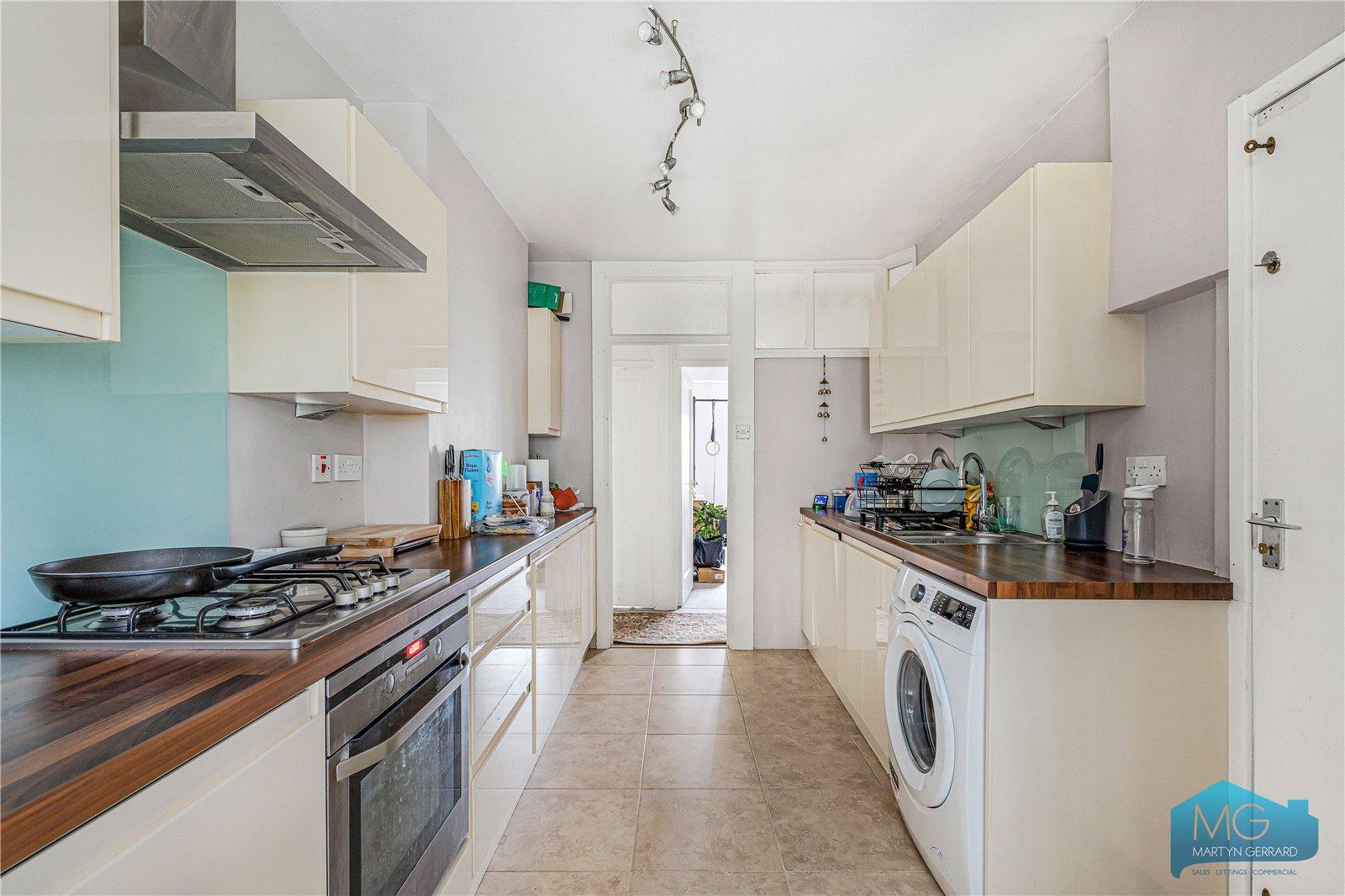 2 bedroom Apartment for sale - Martyn Gerrard