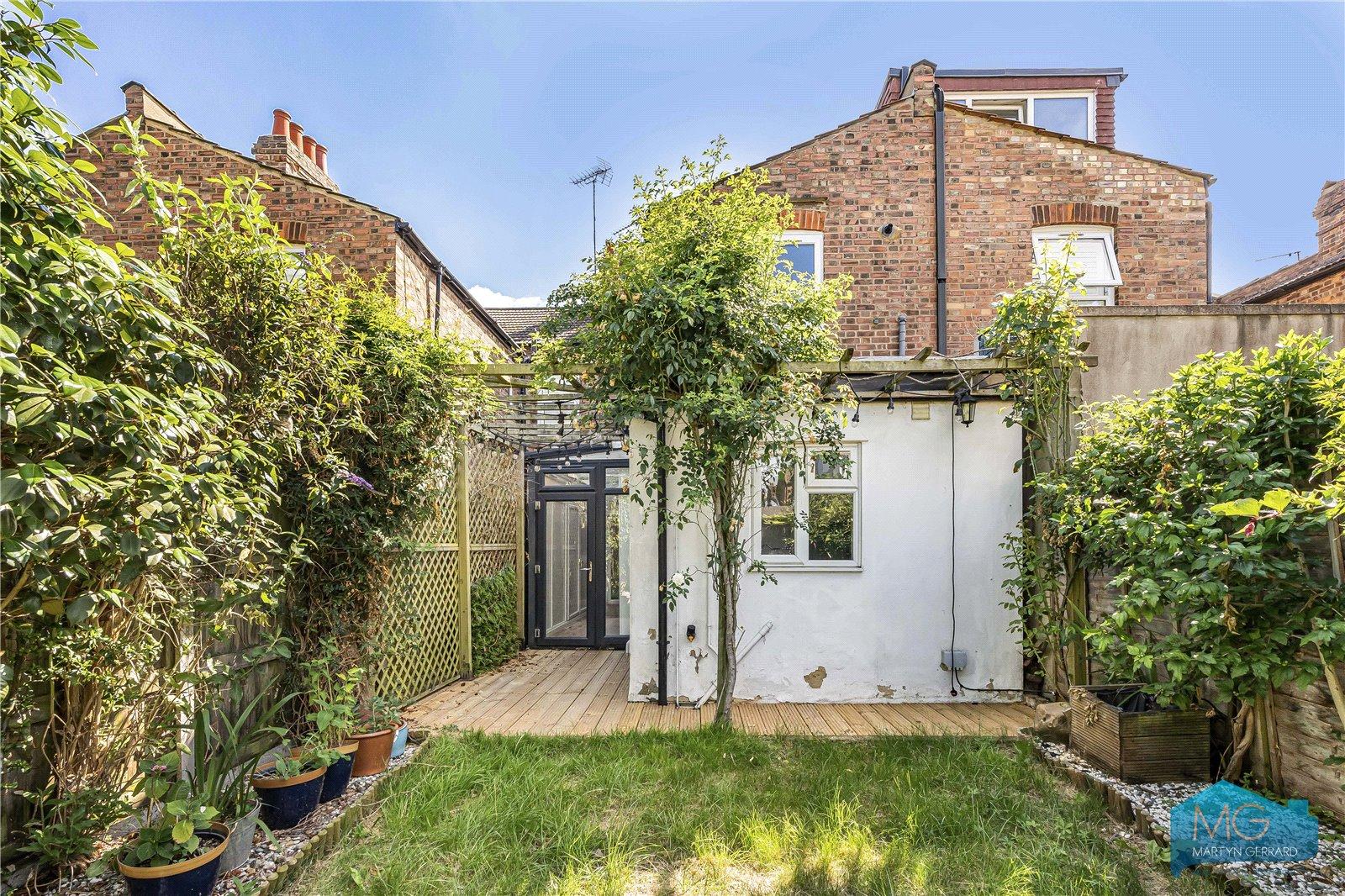 2 bedroom Ground Floor Flat for sale - Martyn Gerrard