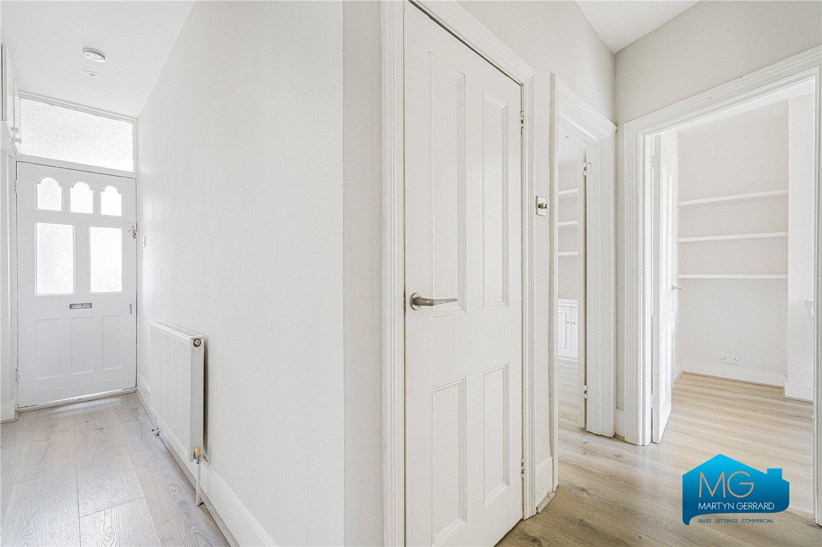 2 bedroom Ground Floor Flat to rent - Martyn Gerrard