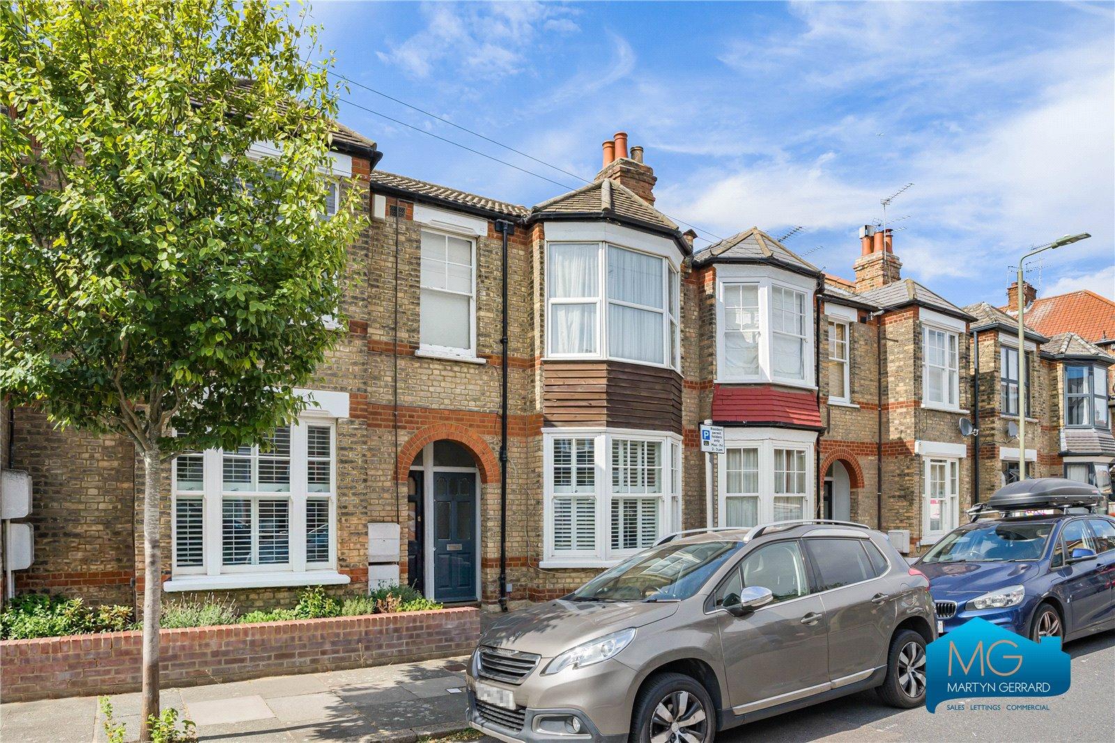 2 bedroom Ground Floor Flat to rent - Martyn Gerrard