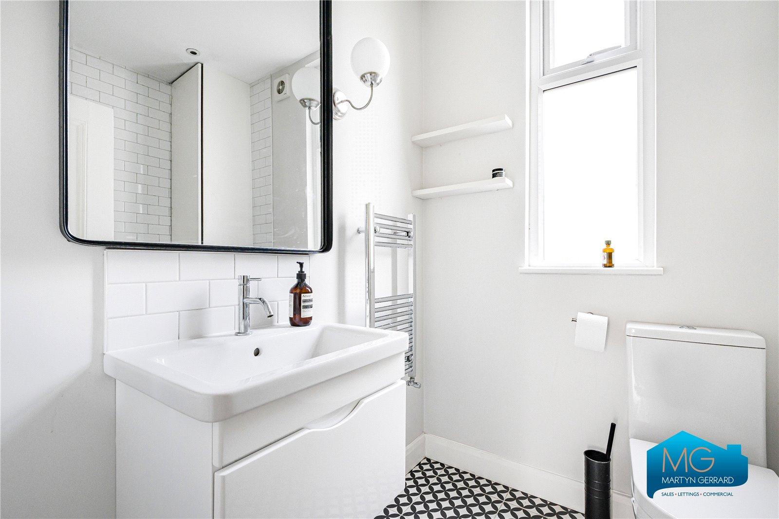 2 bedroom Ground Floor Flat to rent - Martyn Gerrard