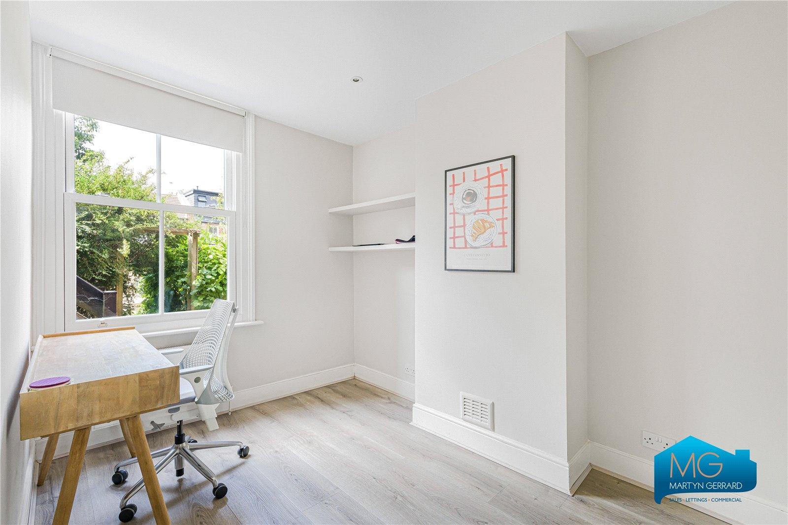 2 bedroom Ground Floor Flat to rent - Martyn Gerrard