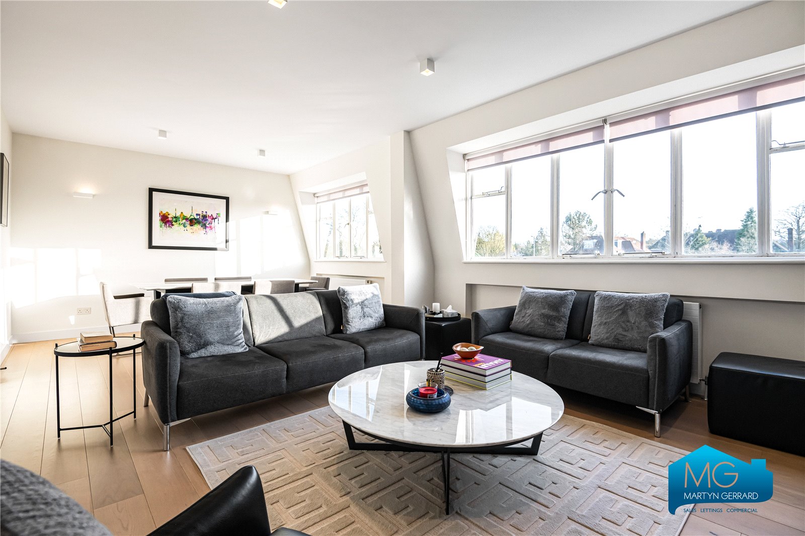 2 bedroom Apartment to rent - Martyn Gerrard