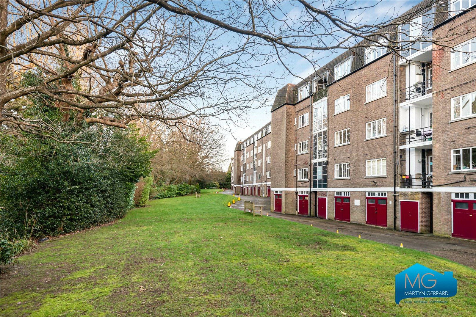 2 bedroom Apartment to rent - Martyn Gerrard