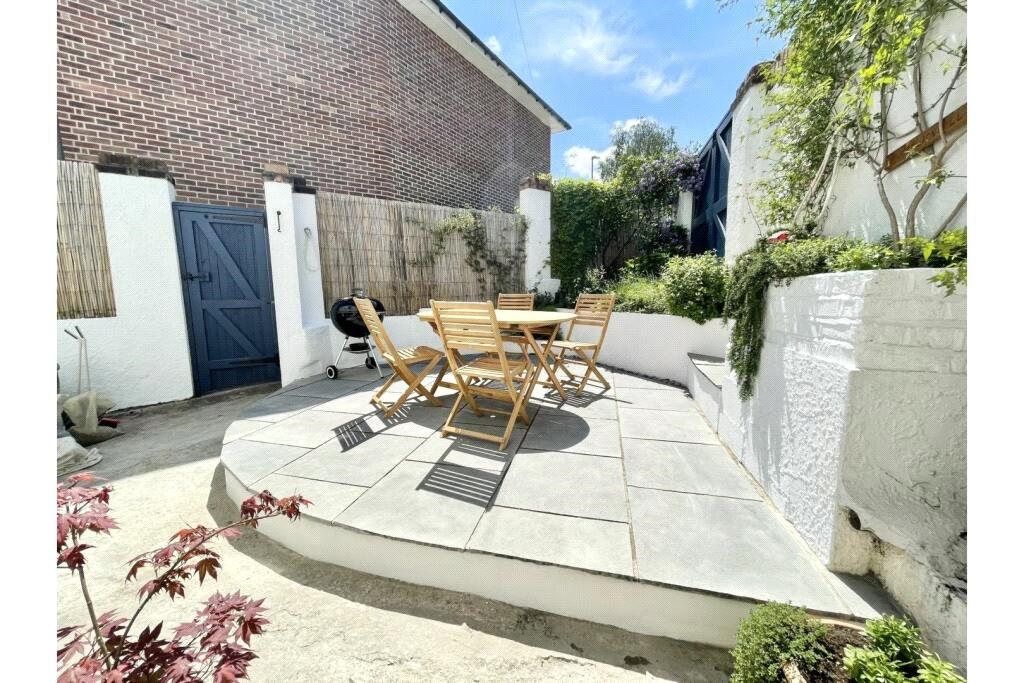 1 bedroom Maisonette to rent + ' - Martyn Gerrard