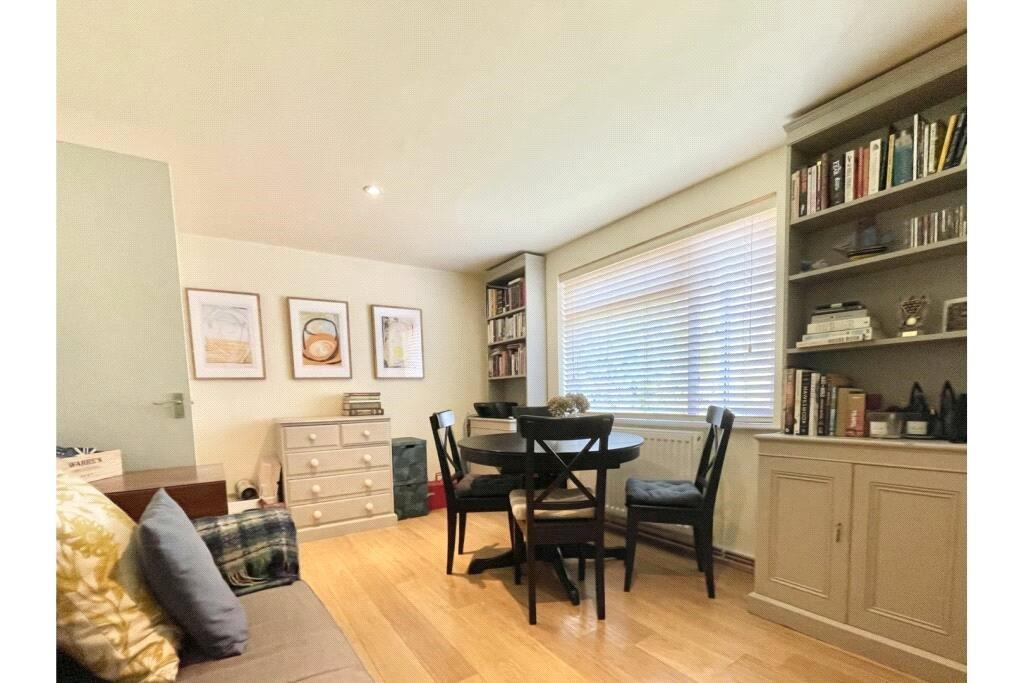 1 bedroom Maisonette to rent + ' - Martyn Gerrard